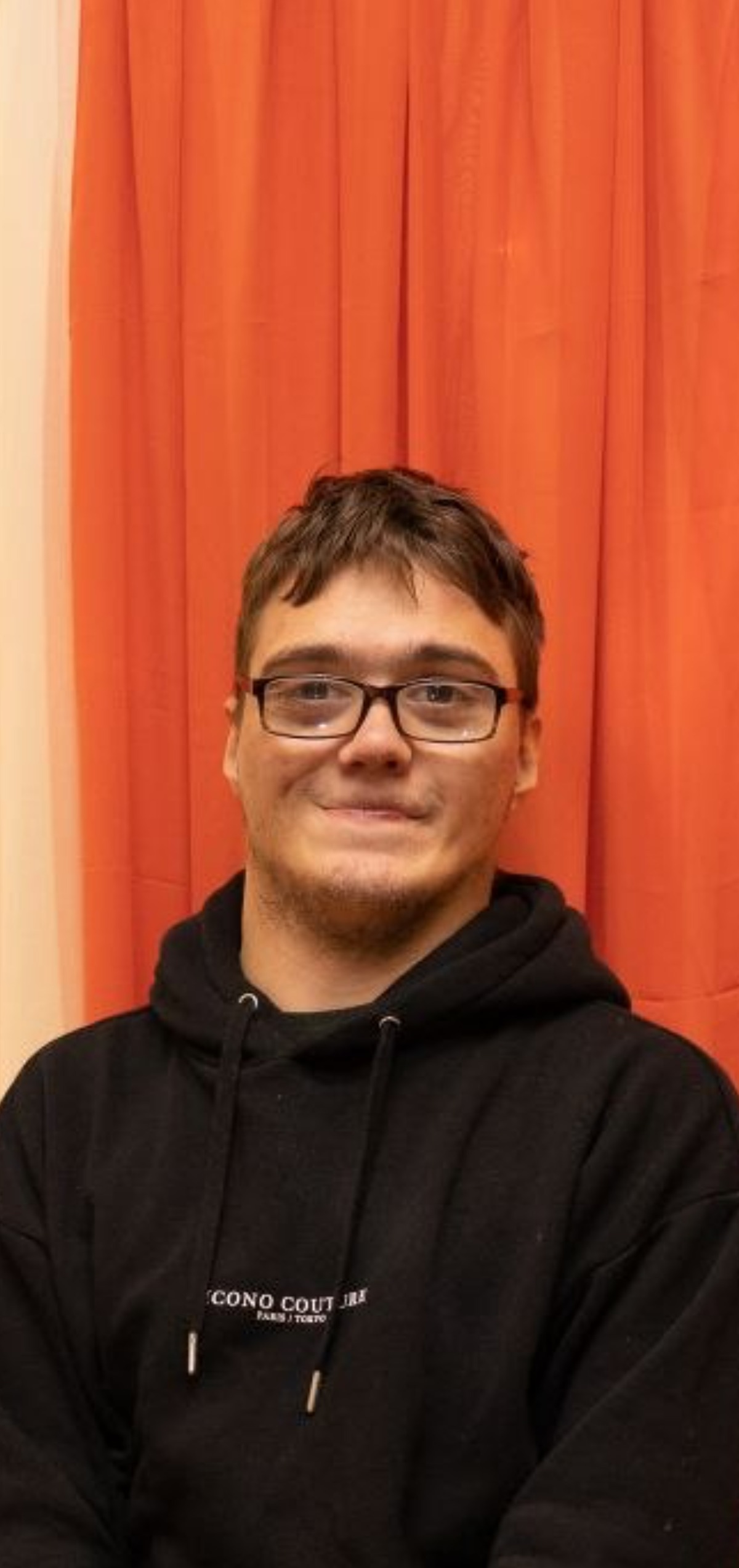 Артём