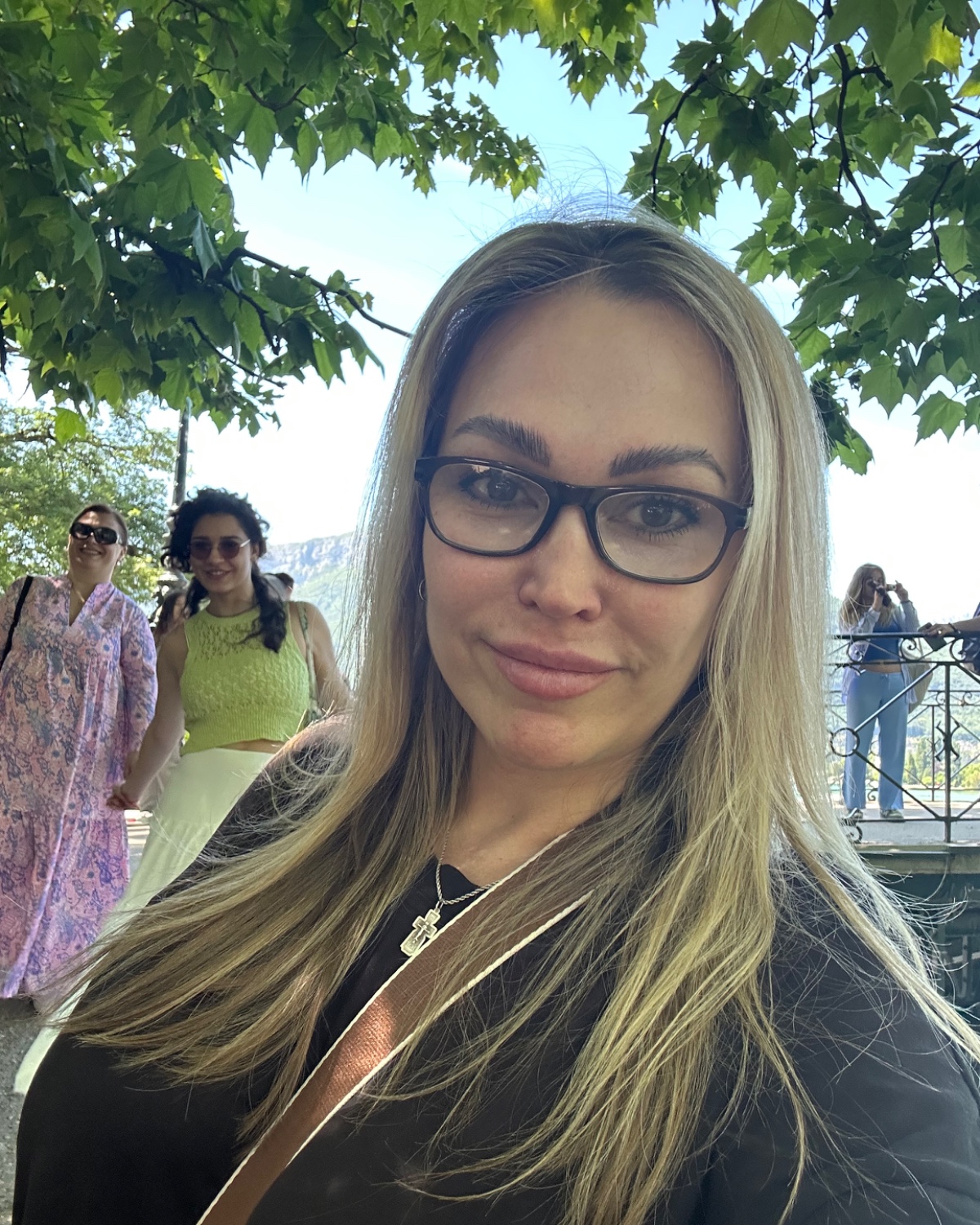 Яна